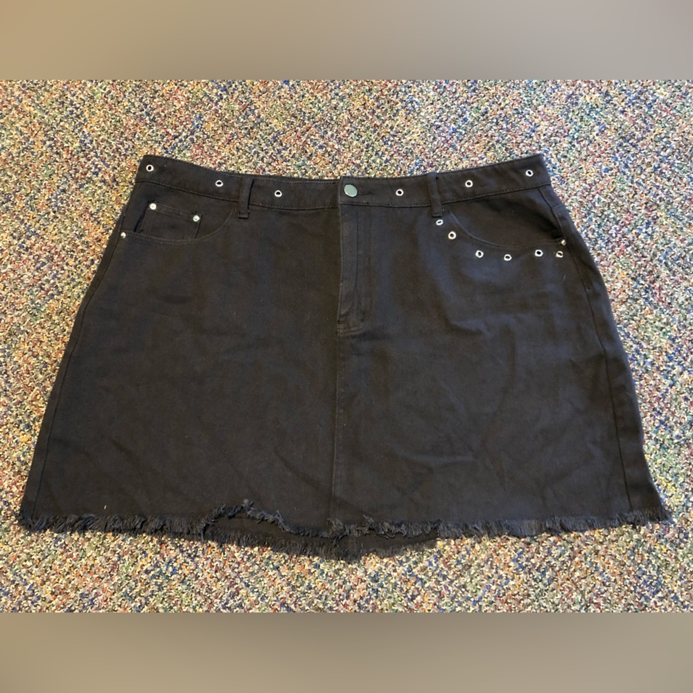 Black Frayed Denim Skirt. SHEIN Size 3XL.